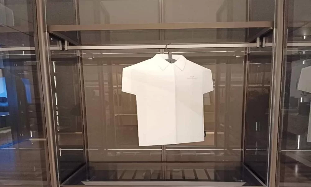 The Timeless Appeal of Glass Wardrobe Designs